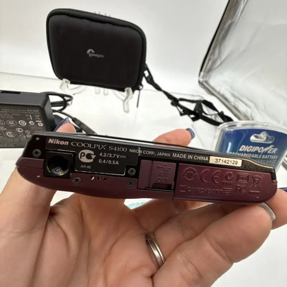 Nikon Coolpix S4100 Digital Camera Plum Purple Untested /4 Parts Lense Error-Vid